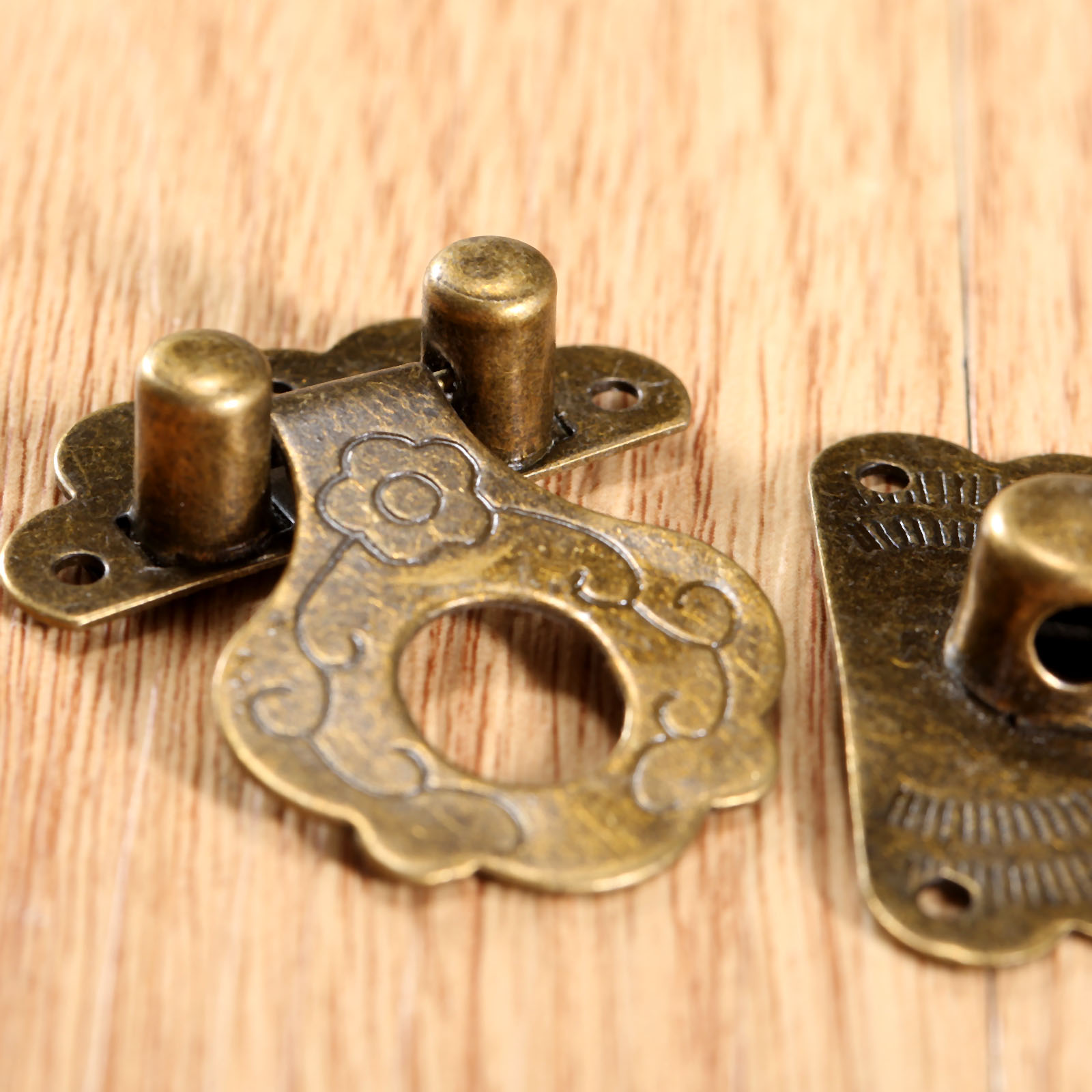 Antique Bronze Hasps Lock Deco - Antique Brass Hook 评论和价格