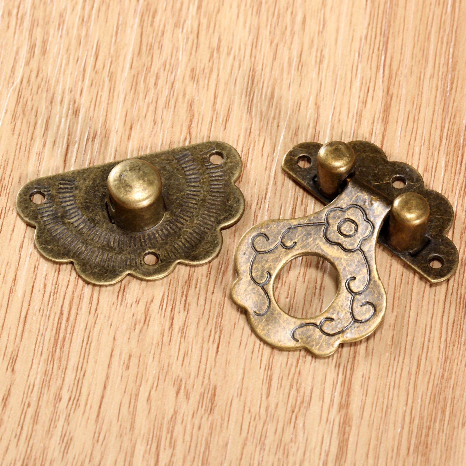 Antique Bronze Hasps Lock Deco - Antique Brass Hook 评论和价格