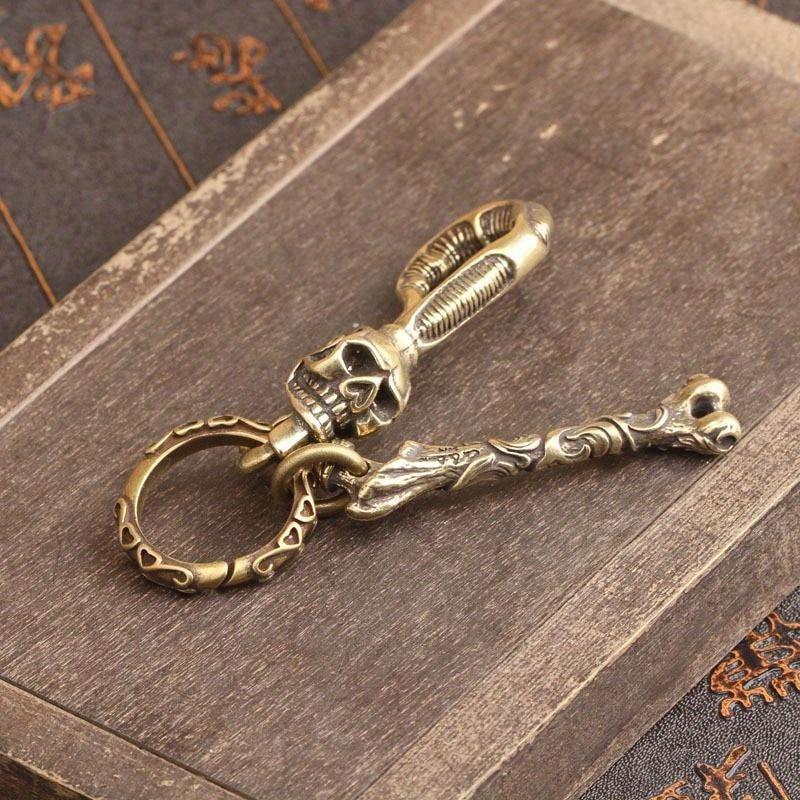 1Pc Solid Brass Keychain Skull - Antique Brass Hook 评论和价格